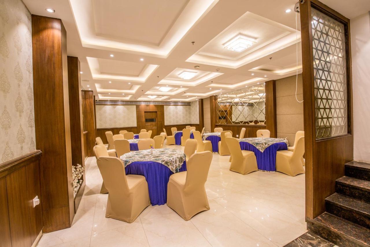 Hotel Sumaditya Jaipur Extérieur photo